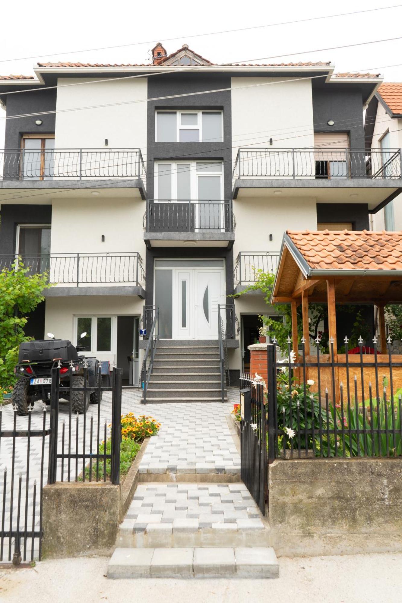 Sobe Jovan Apartment *